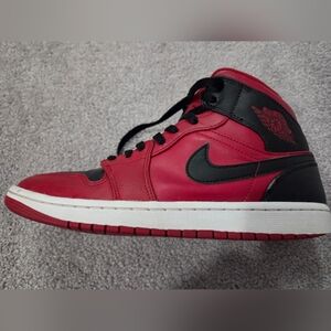 Nike Jordan 1 Mid Reverse Bred (2021) 8.5